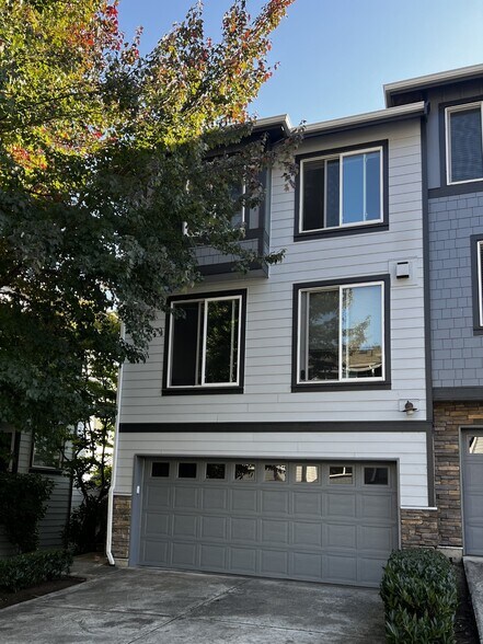 Primary Photo - 21269 SE 42nd Pl