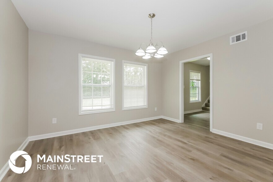 Building Photo - 2242 Marion Ln