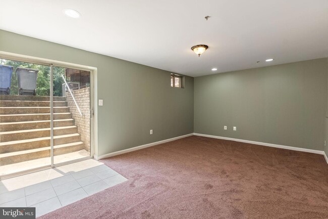 Building Photo - 623 Captain John Brice Way