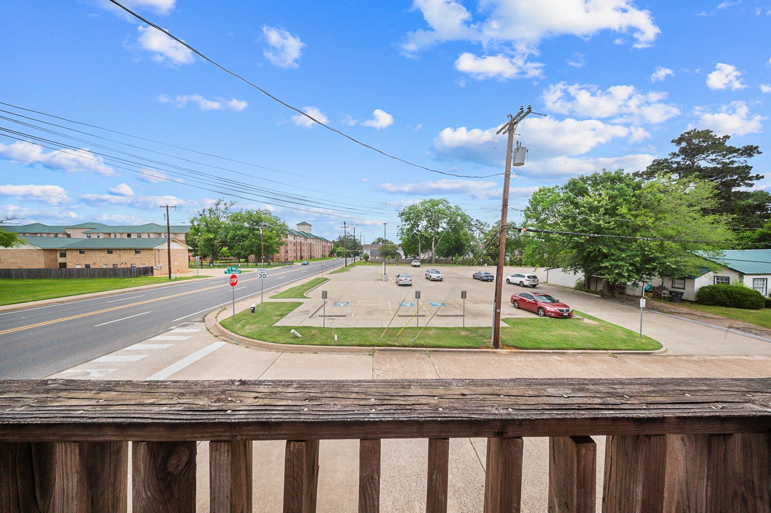 Building Photo - 208 E Starr Ave
