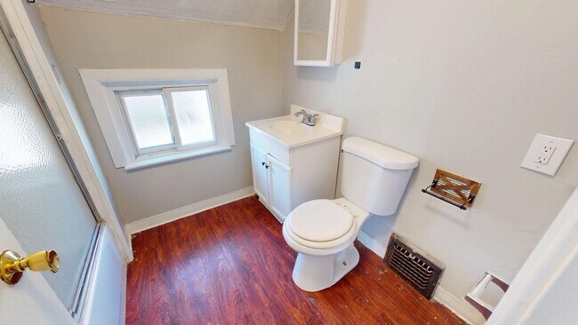 Building Photo - Clark / Fulton Area - 3 Bedrooms - 1 Bath - Single Family Home