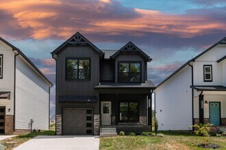 Building Photo - Welcome to Clarksville!
