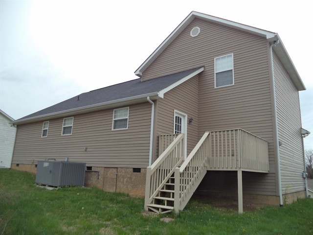 Building Photo - 123 Flag Stone Way