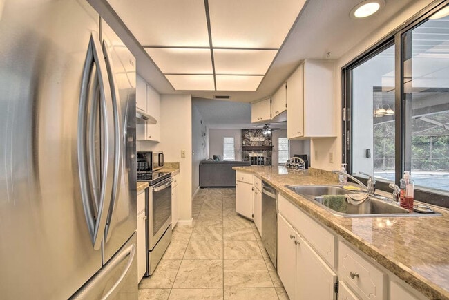 Building Photo - 6 Shumard Ct N