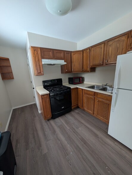 Building Photo - 704 Ware St