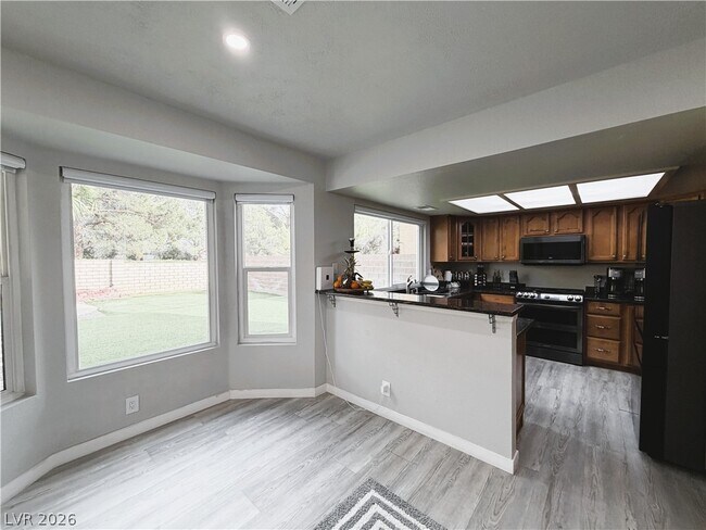 Building Photo - 2724 Monrovia Dr