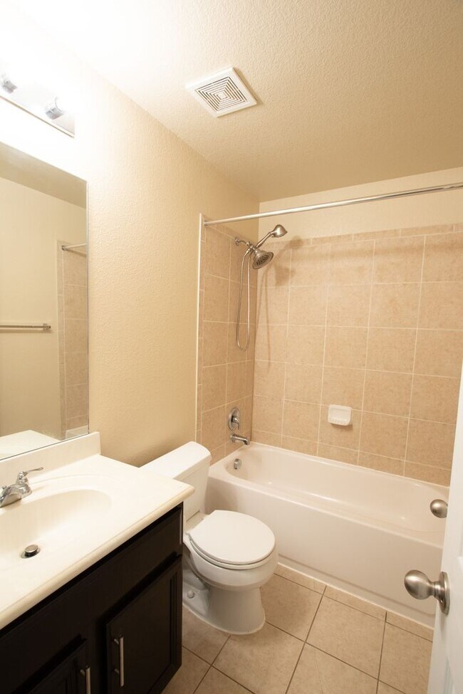 Building Photo - TWO WEEKS FREE RENT!!!  Welcome to this charming 3-bedroom, 2-bathroom home located in the vibran...