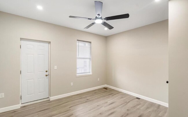 Building Photo - Luzerne