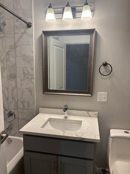 Building Photo - 4432 W Jackson Blvd