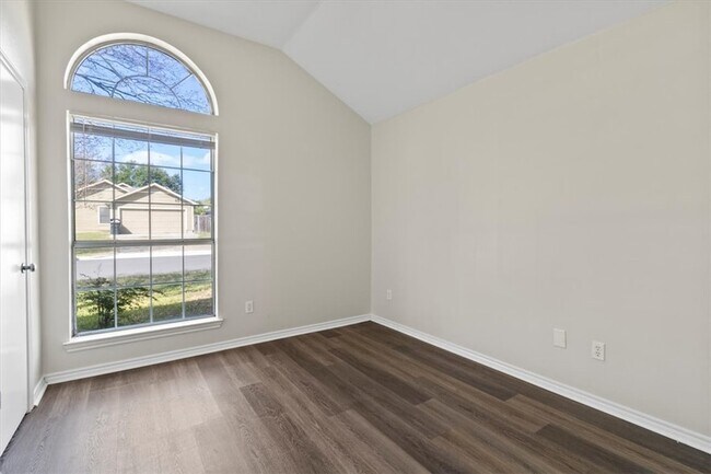 Building Photo - 806 Kalanchoe Ct