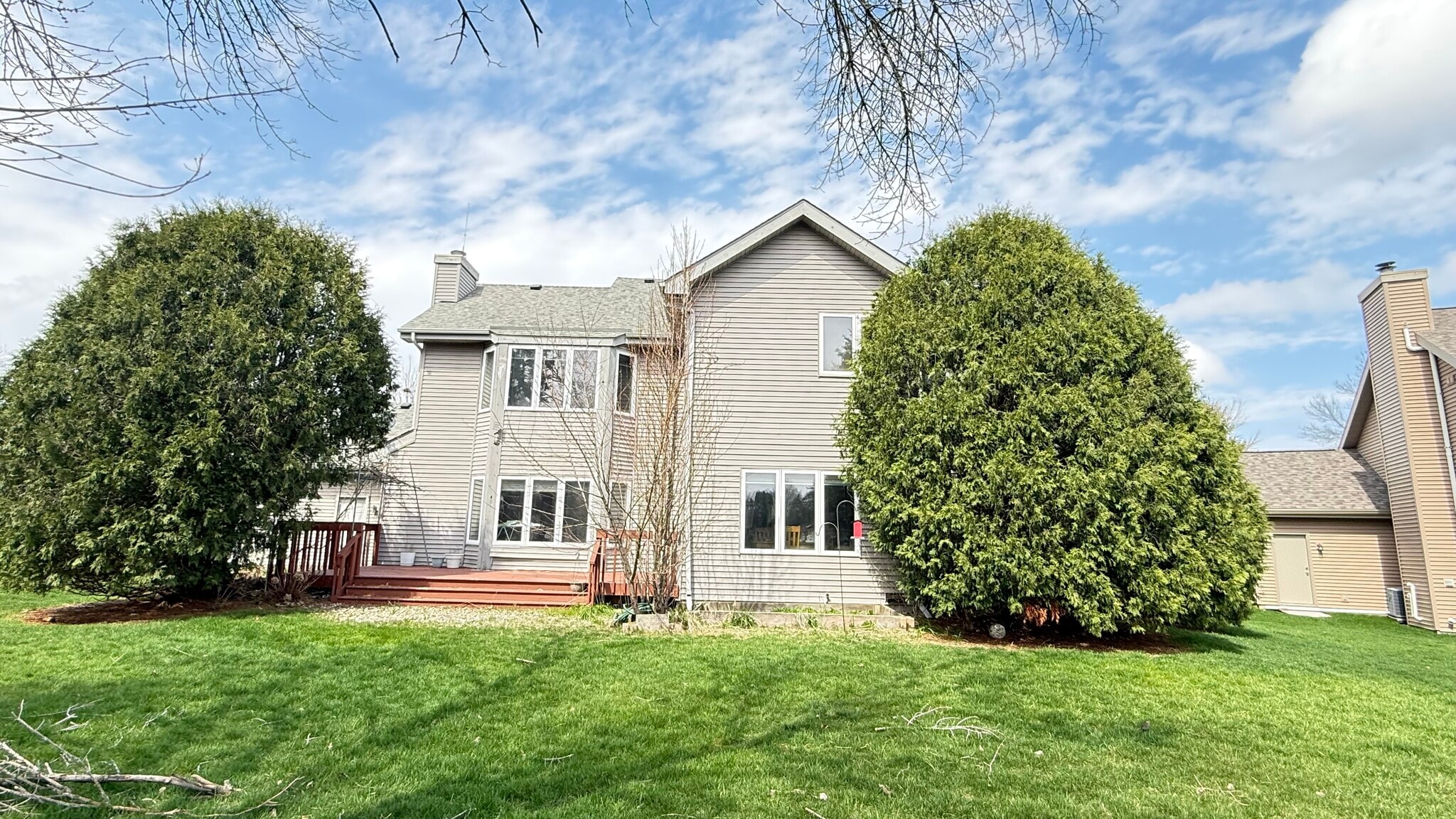 Building Photo - 701 Ondossagon Way