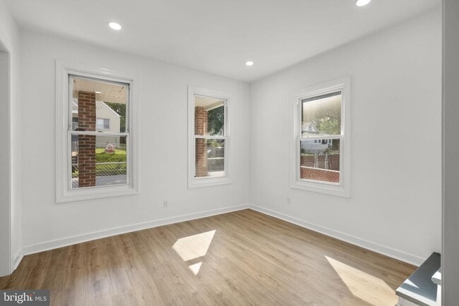 Building Photo - 138 Maryland Park Dr