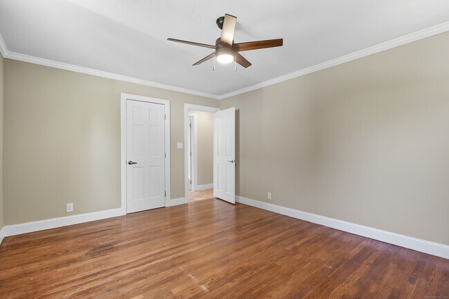 Building Photo - 142 Wolcott St