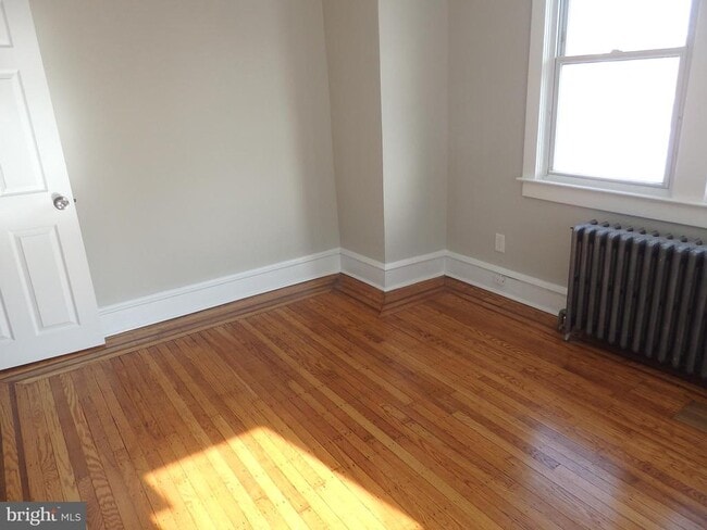 Building Photo - 129 S Eagle Rd