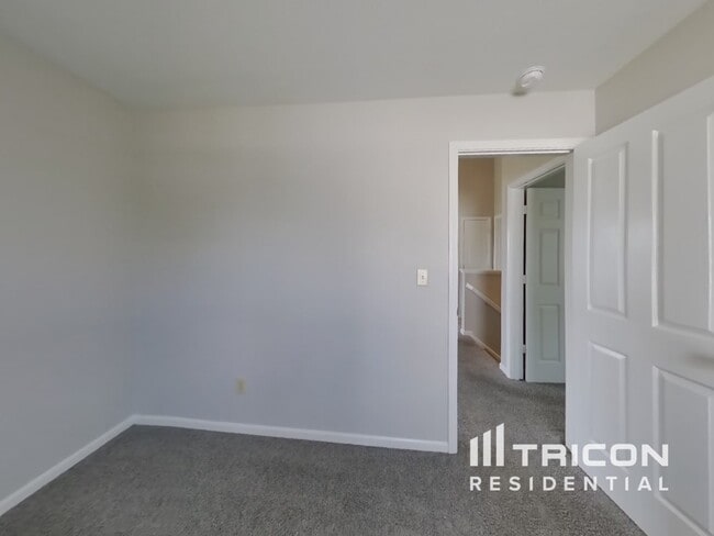 Building Photo - 9710 Treyburn Green Way