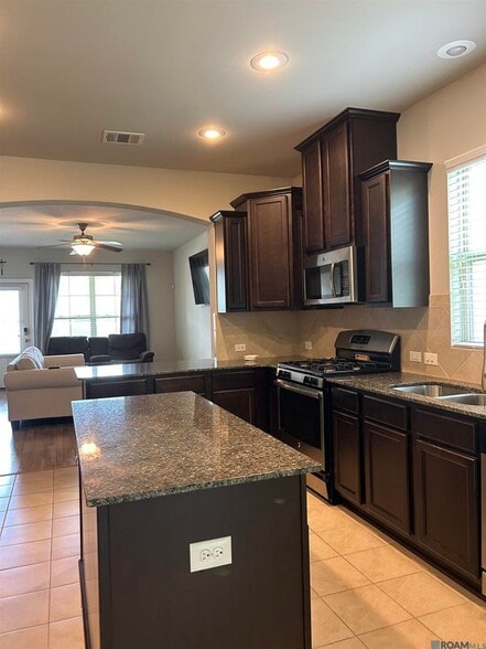 Building Photo - 1434 Granby Dr