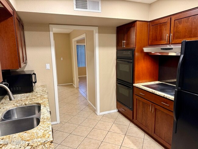 Building Photo - 1812 N McAllister Ave