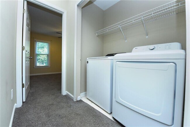 Building Photo - 2130 Hickory Cove