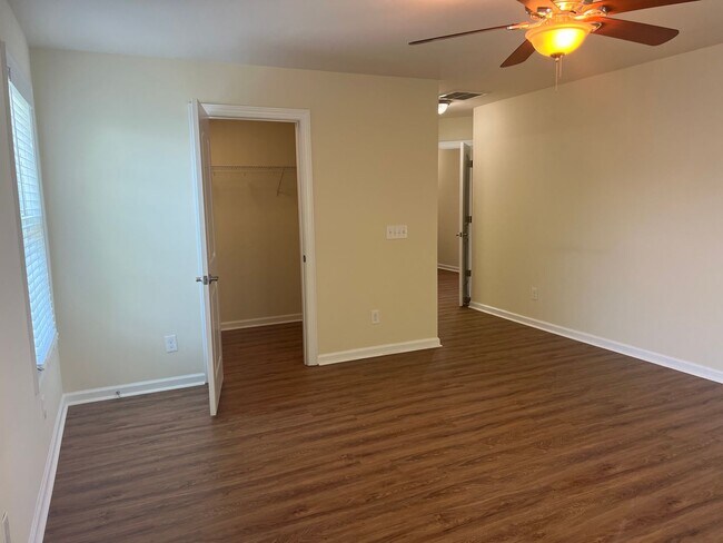 Building Photo - 73 Shell Hall Way