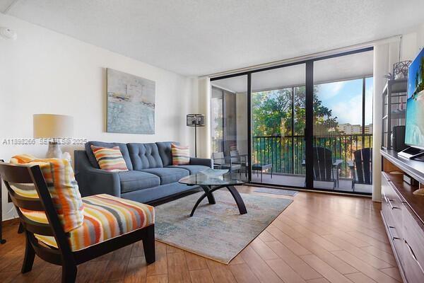 Building Photo - 1605 S US Hwy 1