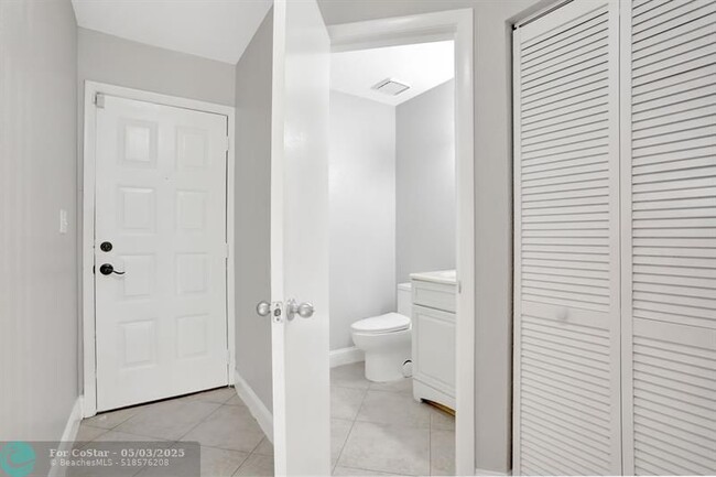 Building Photo - 3395 Carambola Cir