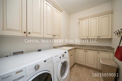 Building Photo - 222 Parkway Cir