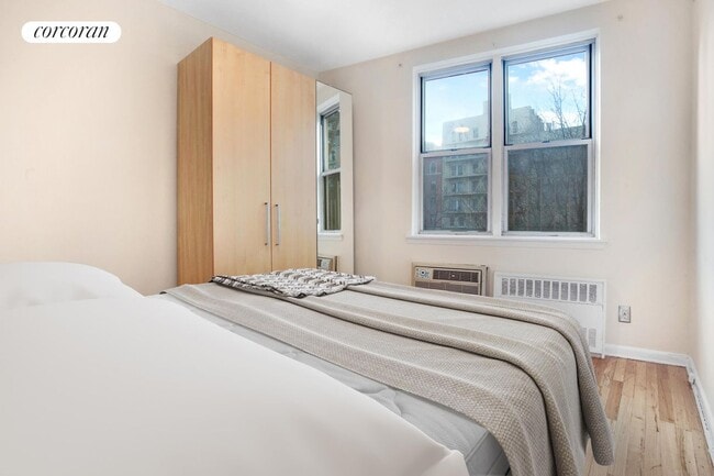 Building Photo - 2790 Broadway