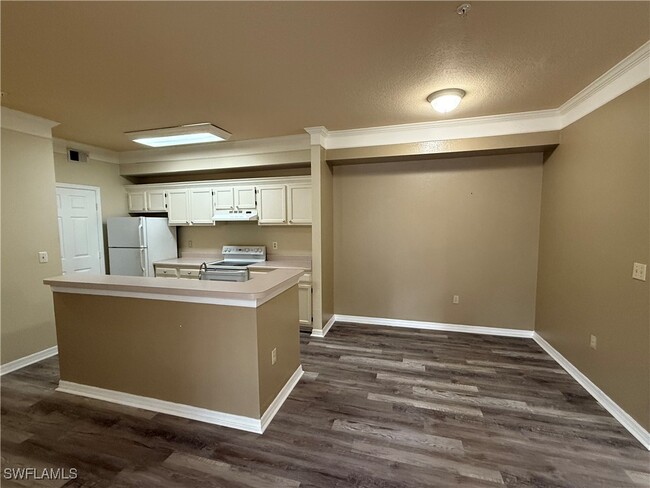 Building Photo - 11530 Villa Grand