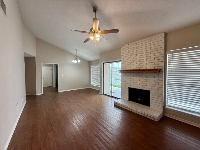 Building Photo - Garden home in Tangerine subdivision