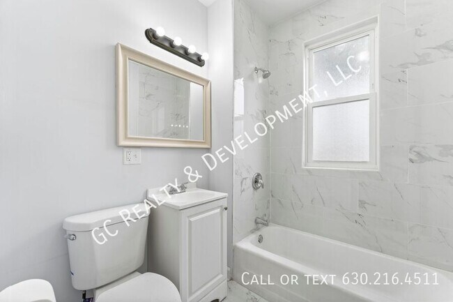 Building Photo - 1501 N Leamington Ave