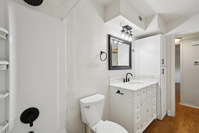 Building Photo - 2214 Winchester Dr