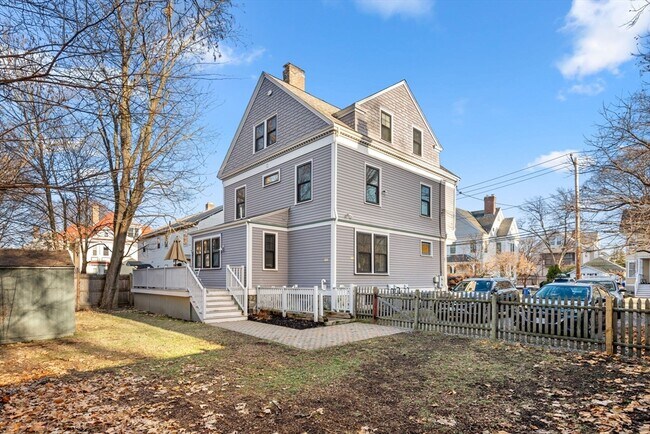 Building Photo - 18 Wyman St
