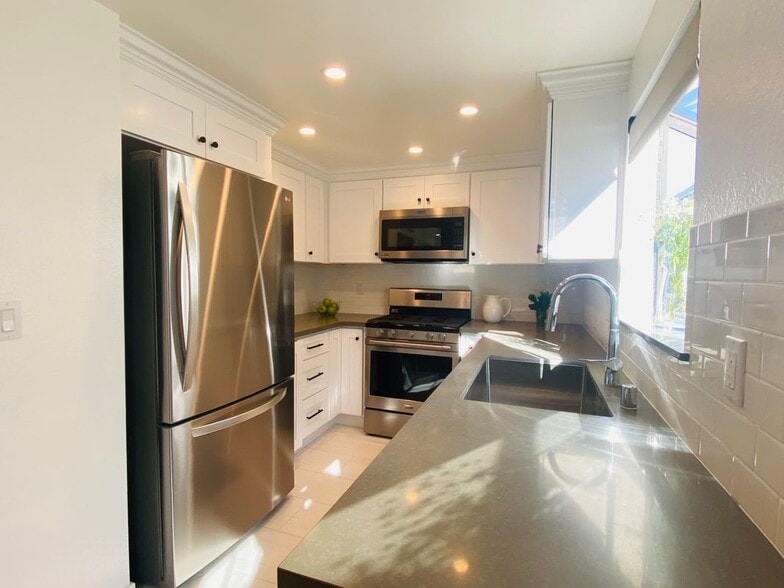 Building Photo - 293 Ohio St