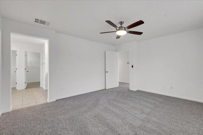 Building Photo - 566 Del Mar Cir