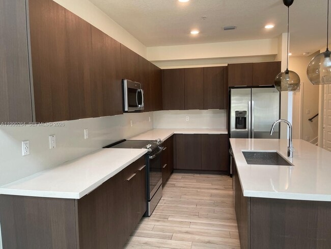 Building Photo - 4700 NW 84th Ave