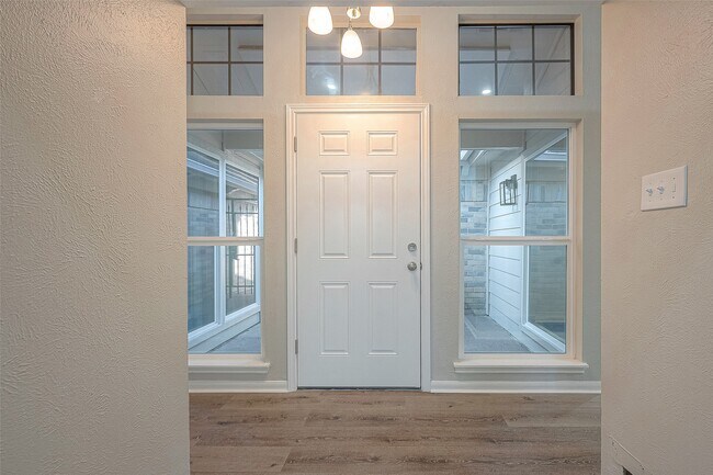 Building Photo - 15638 Schumann Ln