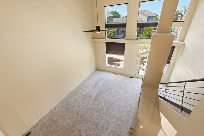 Building Photo - $2,595.95- 3 Bed, 3 Bath Townhome in Aurora with Central AC and In Unit Laundry!