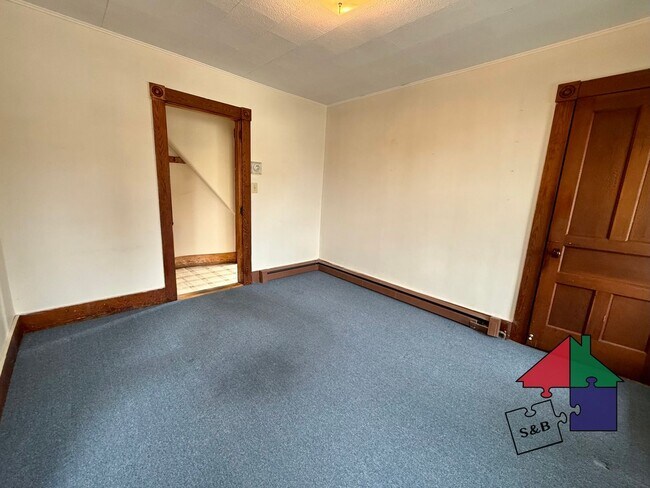 Building Photo - 37 Church Hill Rd