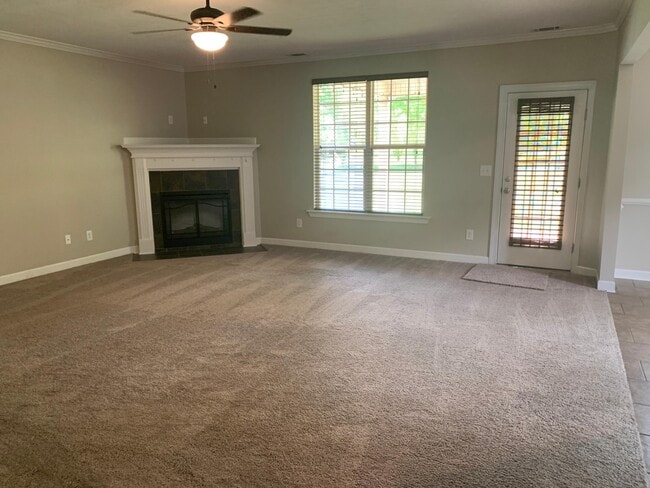 Building Photo - 5140 Wells Dr