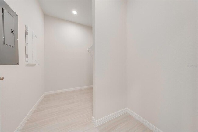 Building Photo - 2147 Penny Ln