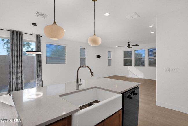 Building Photo - 5819 W Pueblo Ave