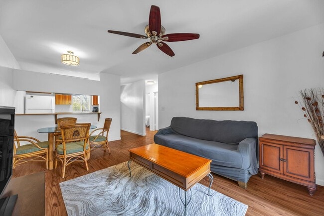 Building Photo - Fully Furnished 2BR/2BA Condo in Quiet North Kihei – Top Floor, Private Laundry, 2 Parking Stalls