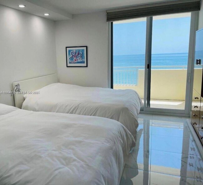 Building Photo - 3180 S Ocean Dr