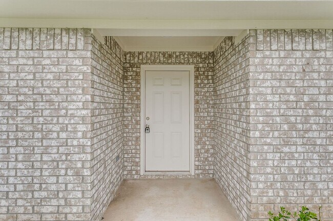 Building Photo - ASK ABOUT OUR MOVE IN SPECIAL