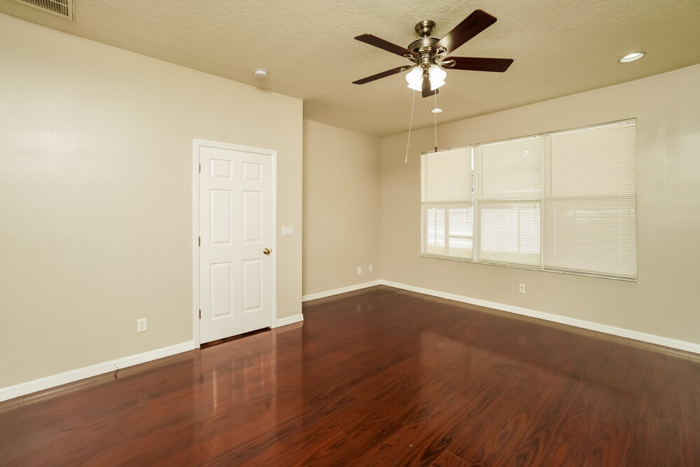 Building Photo - 30551 Annadale Dr