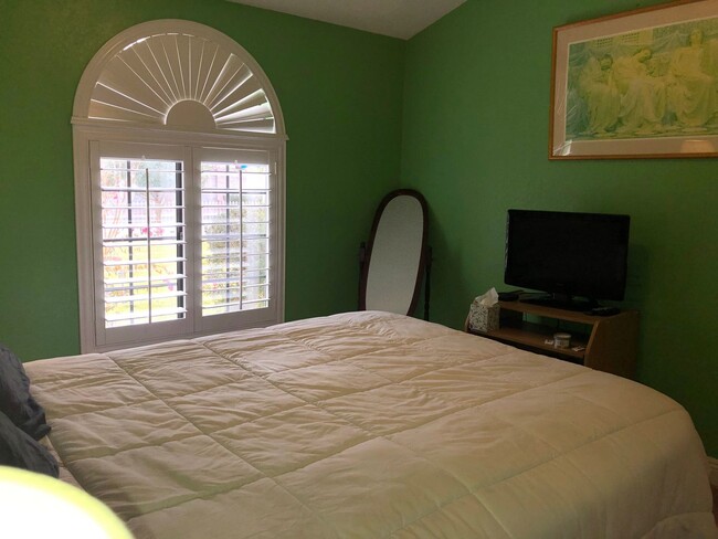 Building Photo - Gorgeous Furnished Oasis in Las Vegas Avai...