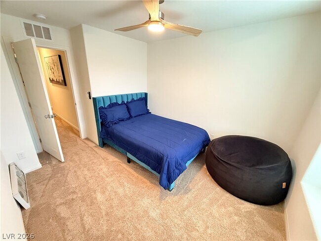 Building Photo - 10854 Gentle Crst Ave