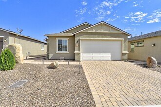Building Photo - 2 bedroom, 2 bathroom home  in Saddlewood