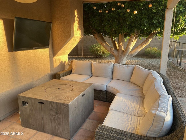 Building Photo - 3798 E Encinas Ave