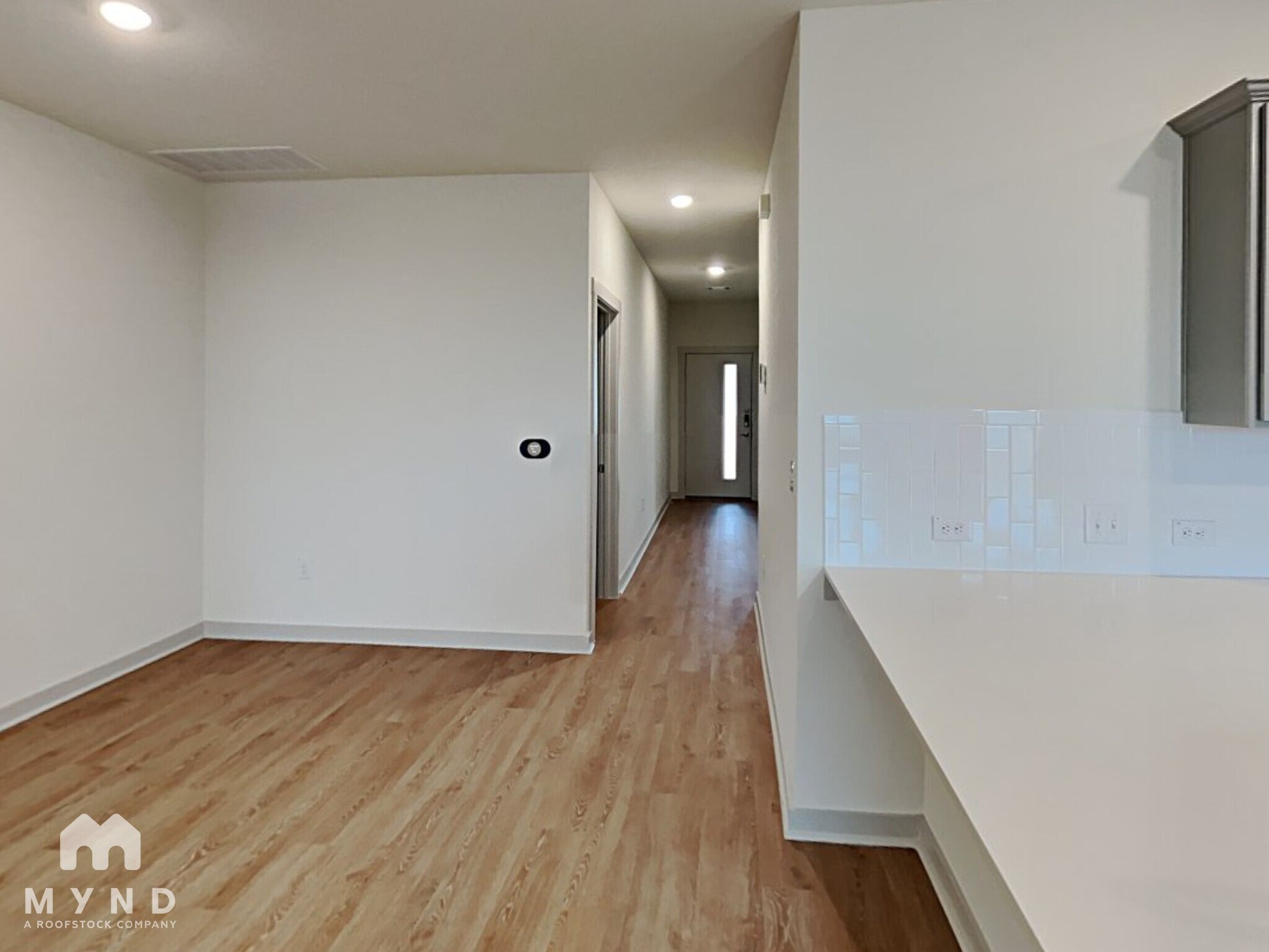 Building Photo - 10713 Fulton Ave